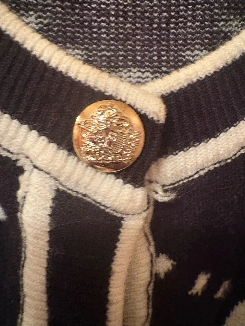FASHION Black and White Patterned Cardigan Sweater